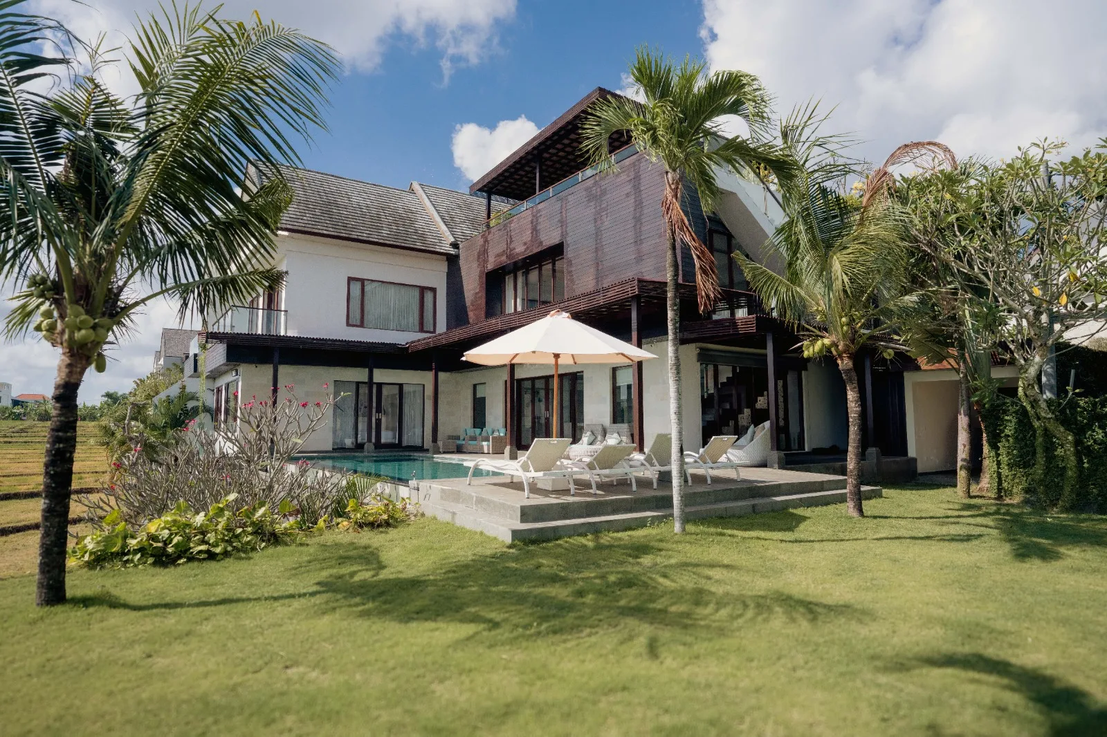 4 yatak odalı villa — Cemagi fotoğraf 1